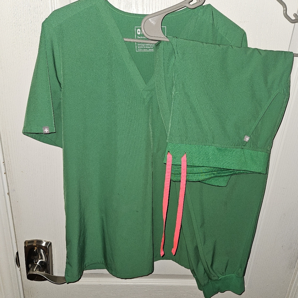 Figs Limited Edition, Safety Green SET